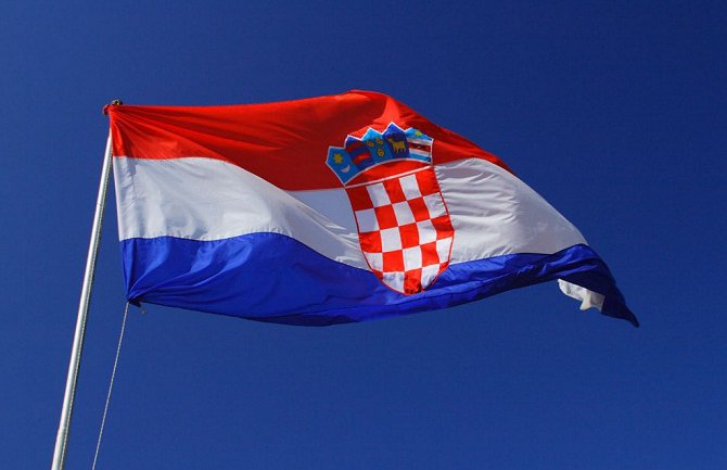 Večernji list: Ko podrži Rezoluciju o genocidu u Jasenovcu može postati persona non grata u Hrvatskoj