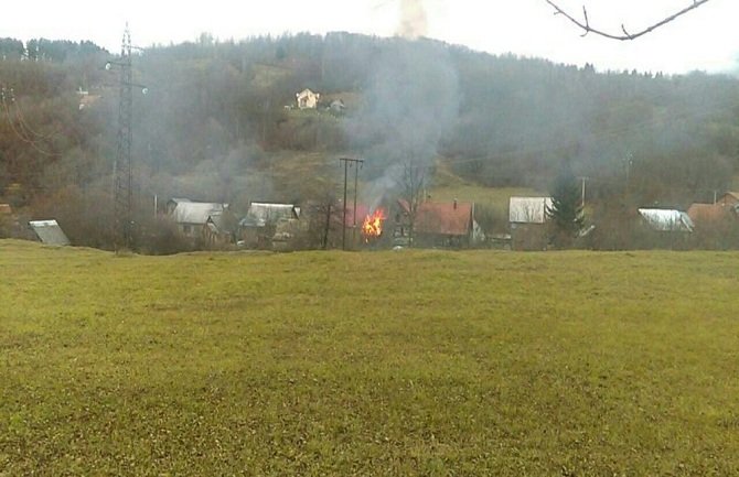 Kolašinki izgorjela sušara, vatrogasci spasili zimnicu