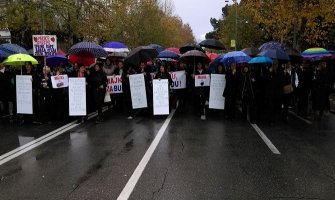 Novi protest majki: Svi za jednu, jedna za sve