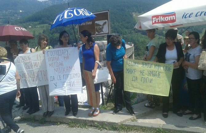 Održan novi protest majki, traže ono što im po Ustavu pripada