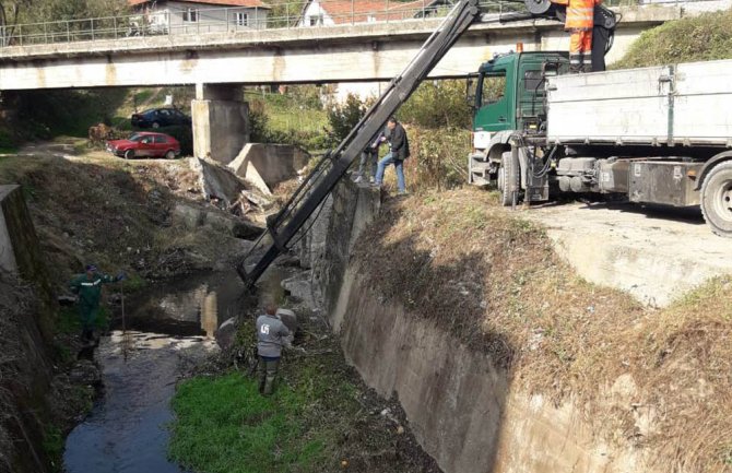 Bijelo Polje: Počela akcija čišćenja korita Lješnice i Lipnice