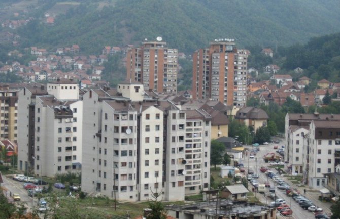 Nesreća u Priboju: Taksi vozilo pregazilo pješaka koji je ležao na kolovozu