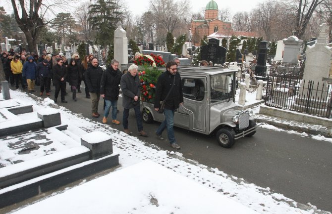 Nakon komemoracije u NP-u, glumac Marko Nikolić sahranjen u Aleji zaslužnih građana (FOTO)