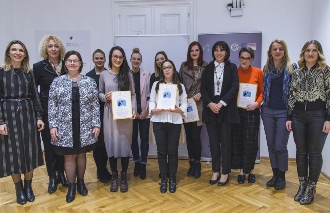 Stereotipi i ostaci patrijarhalnog društva predstavljaju prepreku daljem razvoju ženskih prava