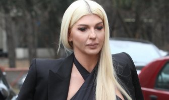 Jelena Karleuša kupila zvijezdu za pokojnu majku Divnu (VIDEO)