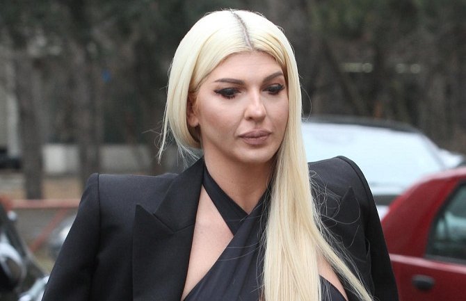 Jelena Karleuša kupila zvijezdu za pokojnu majku Divnu (VIDEO)