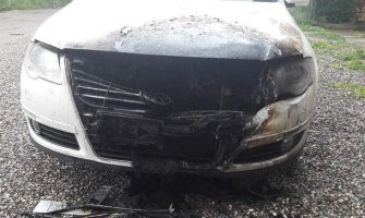 U Beranama zapaljen automobil, vlasnik našao flašu sa benzinom pored vozila (FOTO)