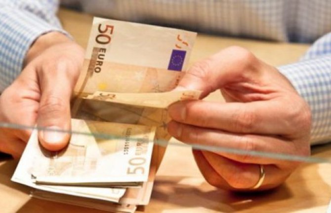Prosječna septembarska plata 524 eura