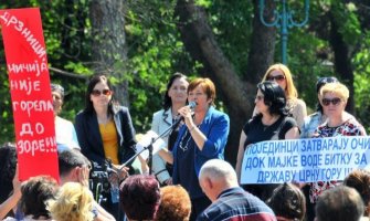 Kako vratiti naknade majkama sa troje i više djece: Ako do 1. oktobra ne bude isplata ponovo protesti