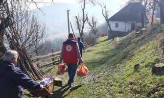 Crveni krst Bijelo Polje uručio humanitarnu pomoć Nadi iz Unevine