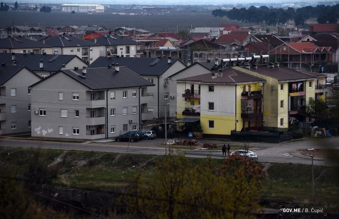 Građani Tuzi smiju do njiva uz poštovanje distance