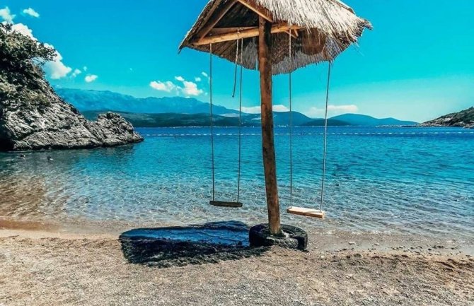 Velja Spila nova uređena plaža u Luštici Bay-u 