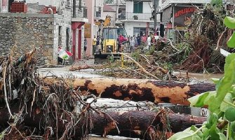 U oluji na grčkom ostrvu sedam poginulih, među njima i beba