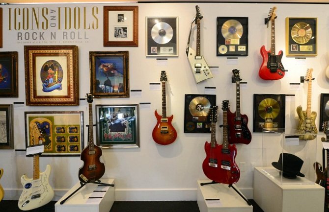 Gitara Džimija Hendriksa prodata za 216.000 dolara
