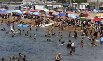 Alžir otvorio džamije, parkove, plaže i kafiće nakon pet mjeseci