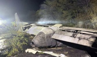 Srušio se avion u Ukrajini, najmanje 25 osoba stradalo među njima studenti(VIDEO)