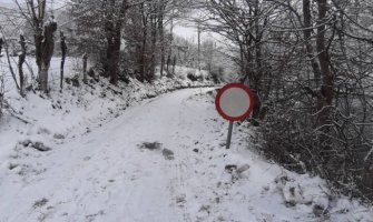 Bijelo Polje: Zbog odrona prekinut saobraćaj na putu Boljanina - Vlah