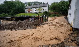 Poplave napravile haos u Njemačkoj: Najmanje 4 osobe nastradale, 50 nestalih, srušile se kuće(VIDEO)