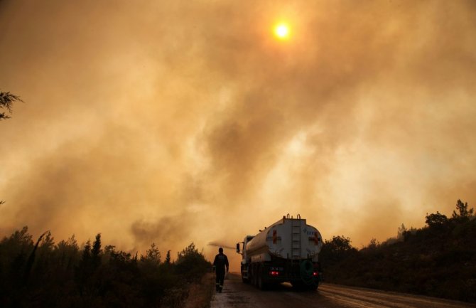 Turska: Šesti dan borbe sa požarima, evakuisano 10.000 ljudi u provinciji Mugla
