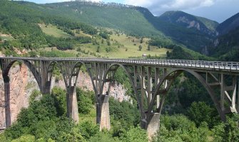 CRBC bez dokumentacije gradio u Kolašinu i uništio rijeku Taru