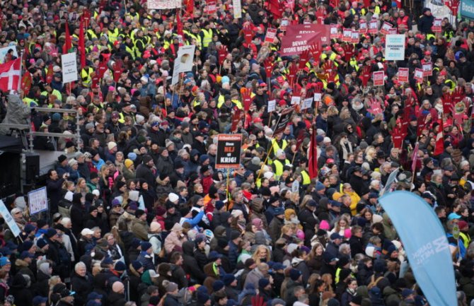 Veliki protest u Danskoj: Hiljade ljudi u Kopenhagenu na protestu zbog predloga ukidanja državnog praznika