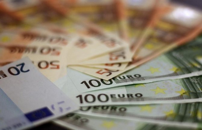 Od danas na Kosovu euro jedino sredstvo plaćanja