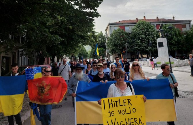 Protestna šetnja građana na Cetinju: I Hitler je volio Vagnera