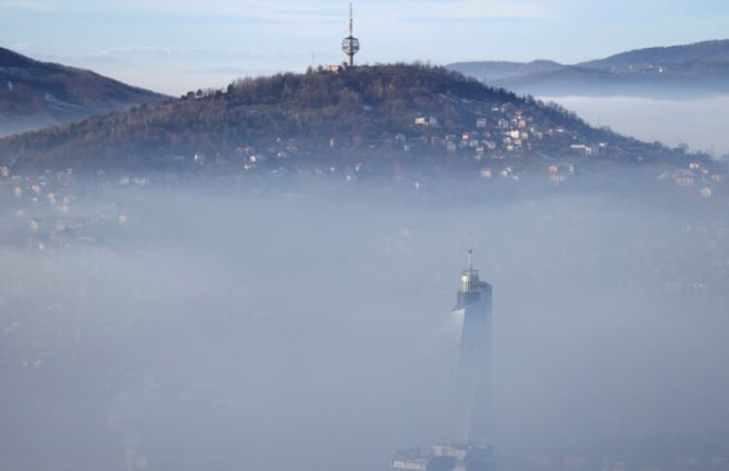 Više letova u Sarajevu otkazano zbog smoga i magle