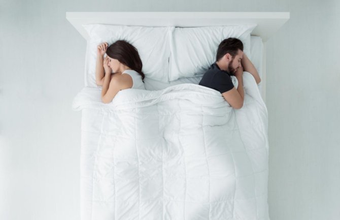 Šta strana kreveta na kojoj spavate otkriva o vama