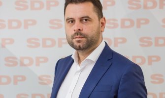Vujović: Hoće li Mandić i Knežević napustiti vlast ako CG u UN glasa za Rezoluciju o genocidu?