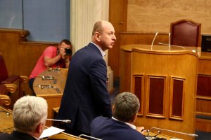 Knežević: Crna Gora ne smije da glasa za rezoluciju o Srebrenici, prvendtveno zbog sebe same