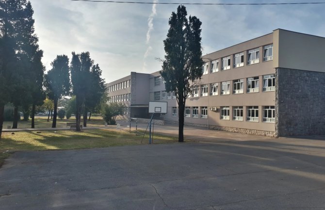Roditelji zabrinuti: U OŠ “Vuko Jovović” na eksternoj polumaturi od 110 učenika njih 33 iz matematike dobilo ocjenu 1