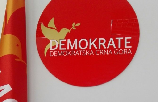 Demokrate: Vlada da uvede prinudnu upravu u Beranama