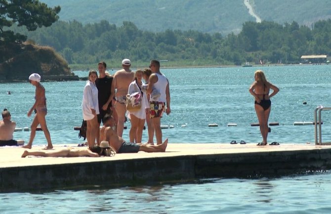 U ljepotama Crne Gore uživa više od 74 hiljade turista