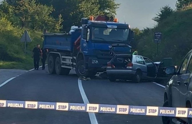 Berane: Sudar kamiona i automobila, teže povrijeđena jedna osoba