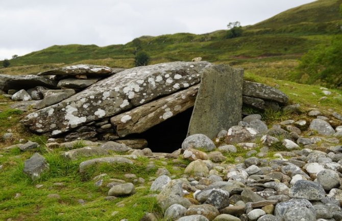 Arheolozi iskopali 50 neobično dobro očuvanih skeleta Vikinga