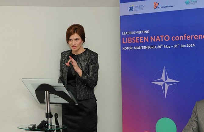 Poruka NATO-a „znači da smo dobili penal, koji treba da pucamo na maltene prazan gol, bez golmana“