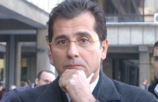 Groteskna laž da imam ikakve veze sa snimkom