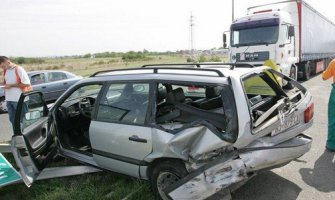 Sudar putničkog vozila i šlepera: Jedna osoba poginula, dvije teško povrijeđene