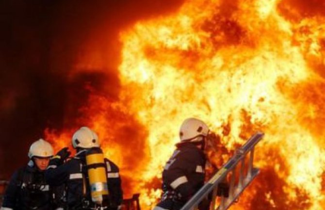 Filadelfija: Požar zahvatio deset kuća, poginulo četvoro djece