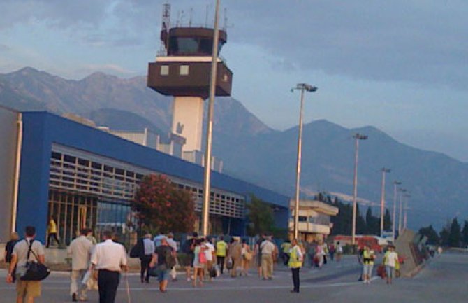 Turistički privrednici nezadovoljni povećanjem aerodromskih taksi