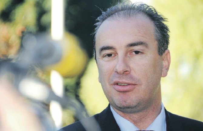 Đeka pozvao kosovske biznismene da ulažu u Ulcinj