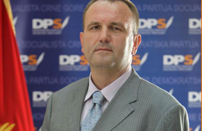 Preminuo Željko Šturanović