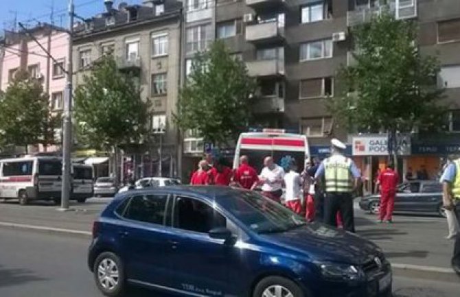 Nesreća u centru Beograda: Udario ga tramvaj, pa poginuo pod kolima Hitne pomoći 