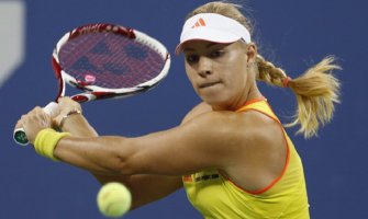 Kerber eliminisala Šarapovu