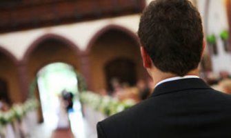 Mladoženja umro na vratima crkve čekajući mladu 