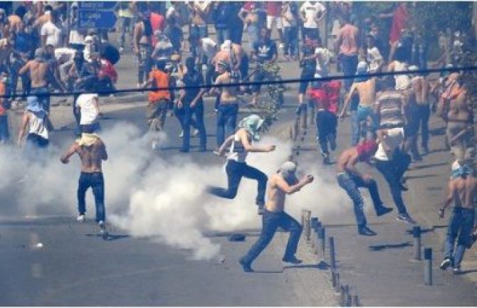Skoplje: Povrijeđeno 20 osoba u protestima Albanaca, svijet poziva na smirivanje nasilja
