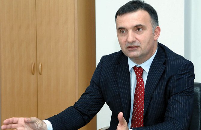 Prikupljeno desetine hiljada potpisa za referendum o NATO-u