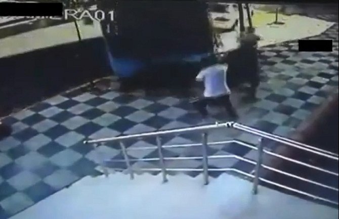 Da li je ovo najstrašnija nesreća ikada, jedna osoba je ubijena, a tri ranjene ? (VIDEO)