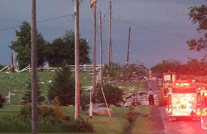 SAD: Snažna oluja usmrtila petoro ljudi